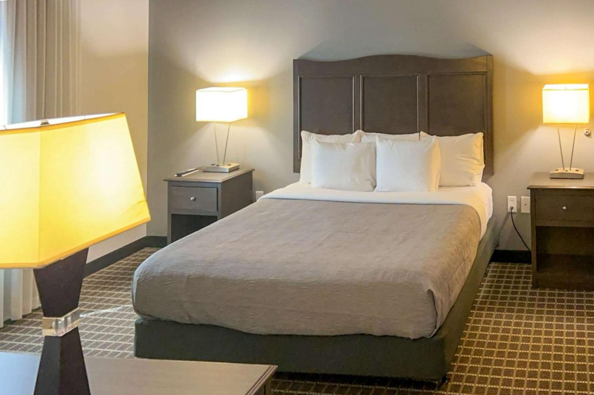 Quality Inn & Suites Pearsall Exterior foto