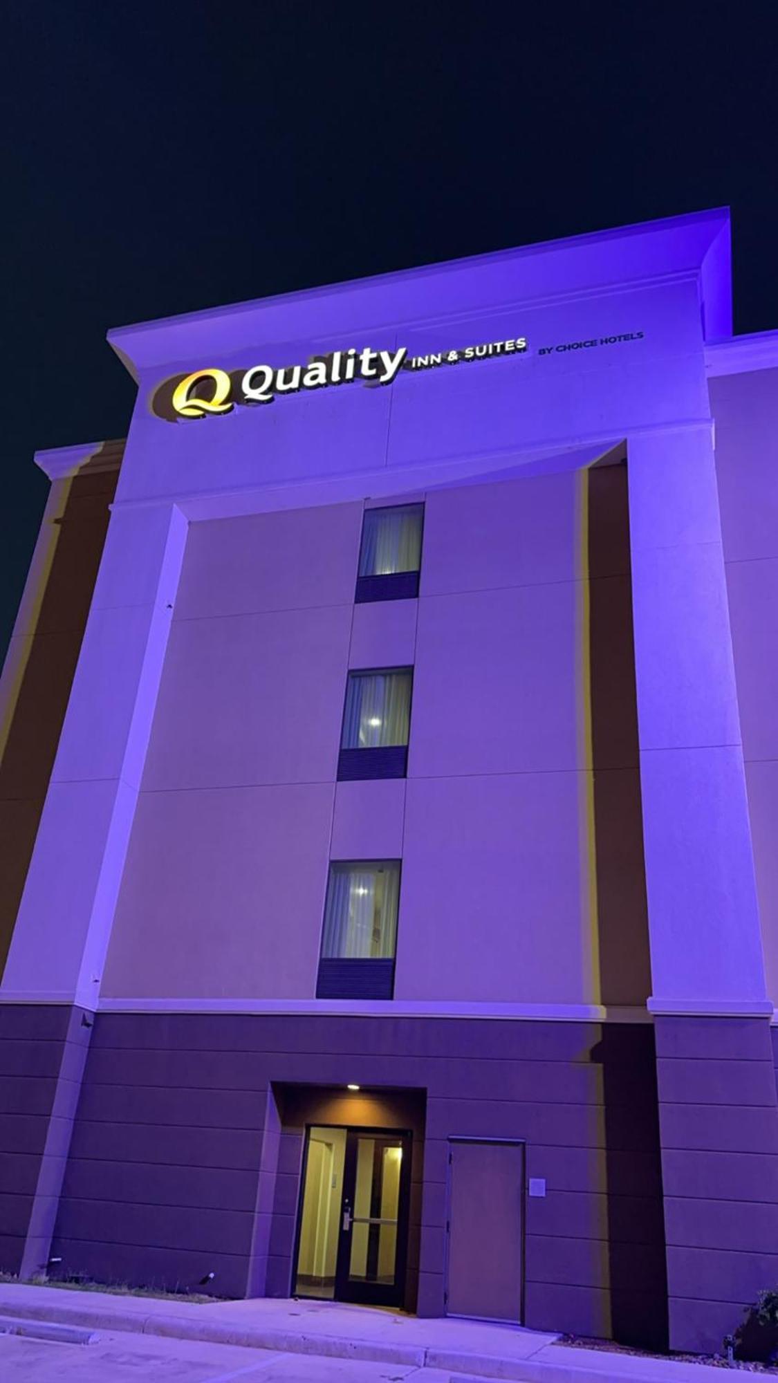 Quality Inn & Suites Pearsall Exterior foto